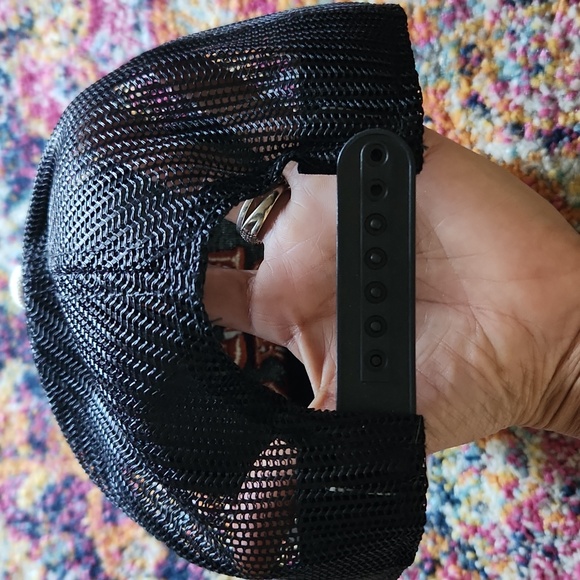 Red Rocks trucker Snapback hat - Picture 5 of 9